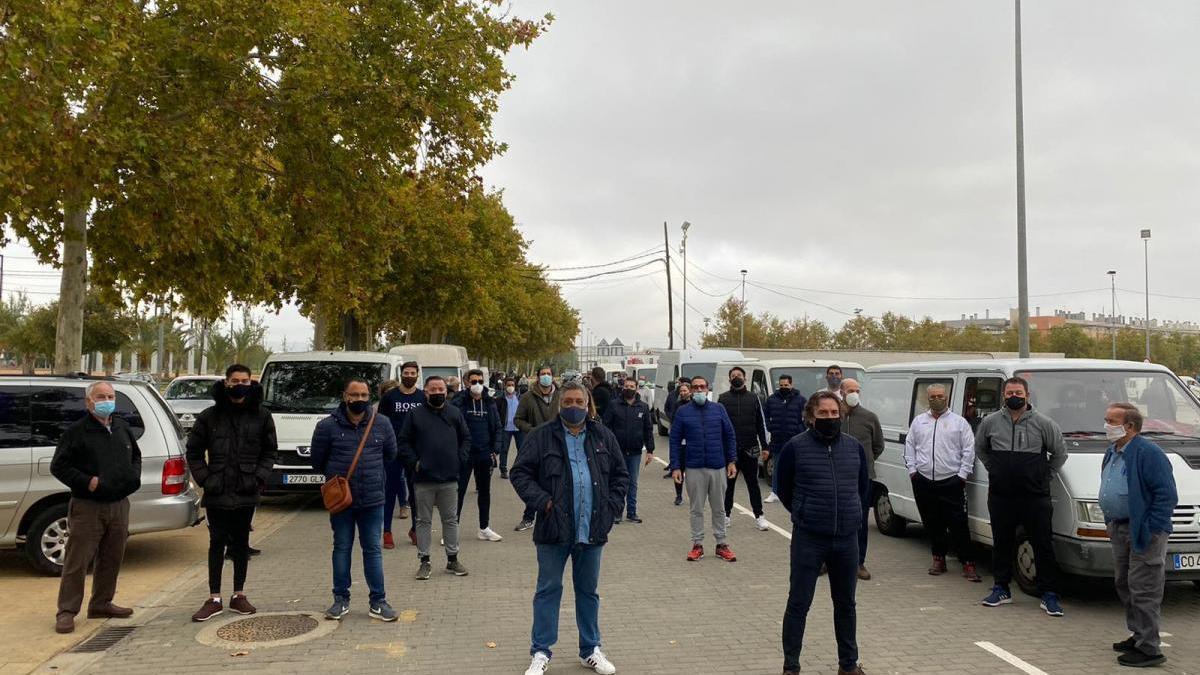 Los vendedores ambulantes piden negociar unas restricciones para mantener los mercadillos