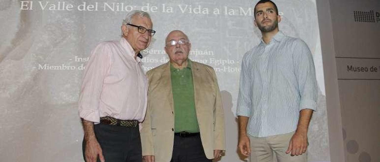 Alejandro Serrano (dcha.) con Carlos Valle y Martín-Valentín. // S.A.