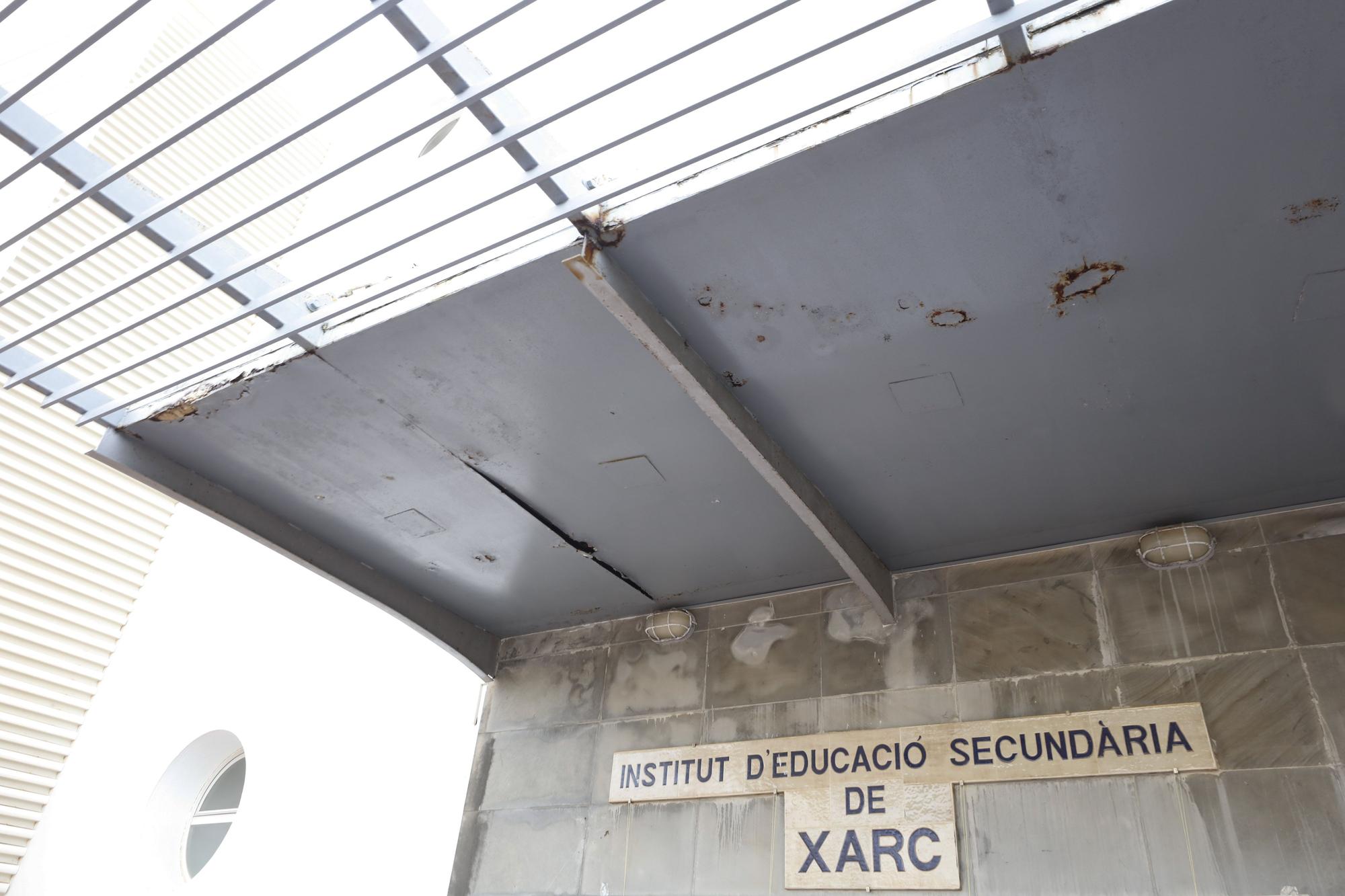 Los alumnos del IES Xarc protestan para exigir unas condiciones dignas