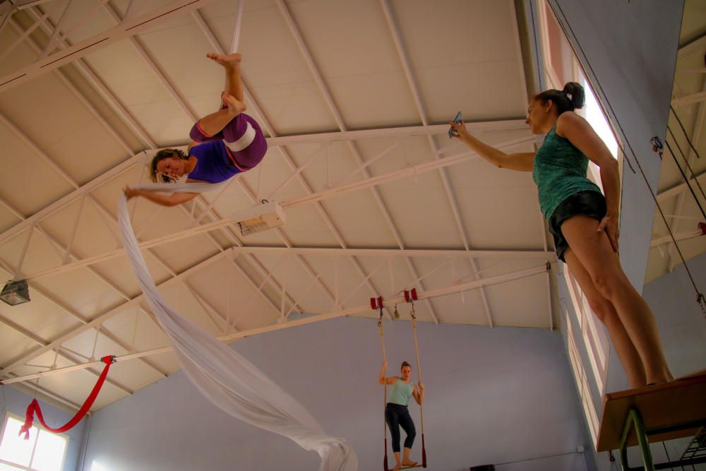 Ensayo para la muestra de acrobacias aéreas en Coc