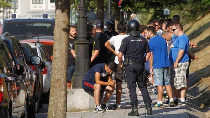 Multa de 45.000 euros a los 69 ultras que participaron en la reyerta del Oviedo-Atlético