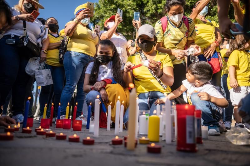 Concentración de repulsa en Santa Cruz de Tenerife por la represión en Colombia