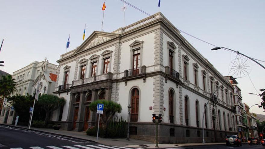 Panorámica del Palacio de los Dragos, sede del Ayuntamiento de Santa Cruz de Tenerife.