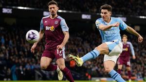 Lenglet durante el City-Villa de Premier League