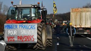 La tensió  a França  se salda amb 79 agricultors detinguts