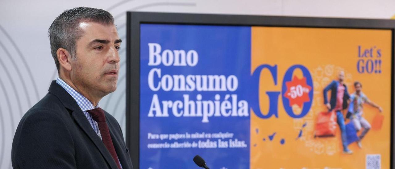 Manuel Domínguez presenta la campaña de bonos de consumo para los ocho islas canarias