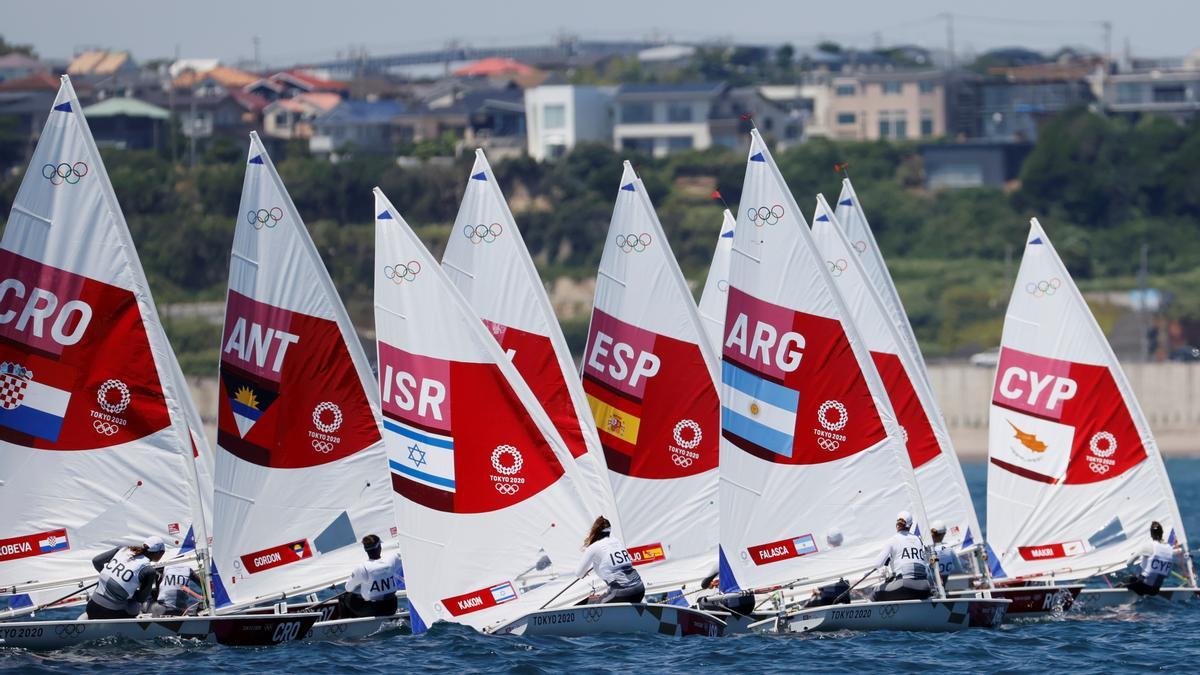 Cristina Pujol logra el primer puesto en el inicio de la competición en Láser Radial