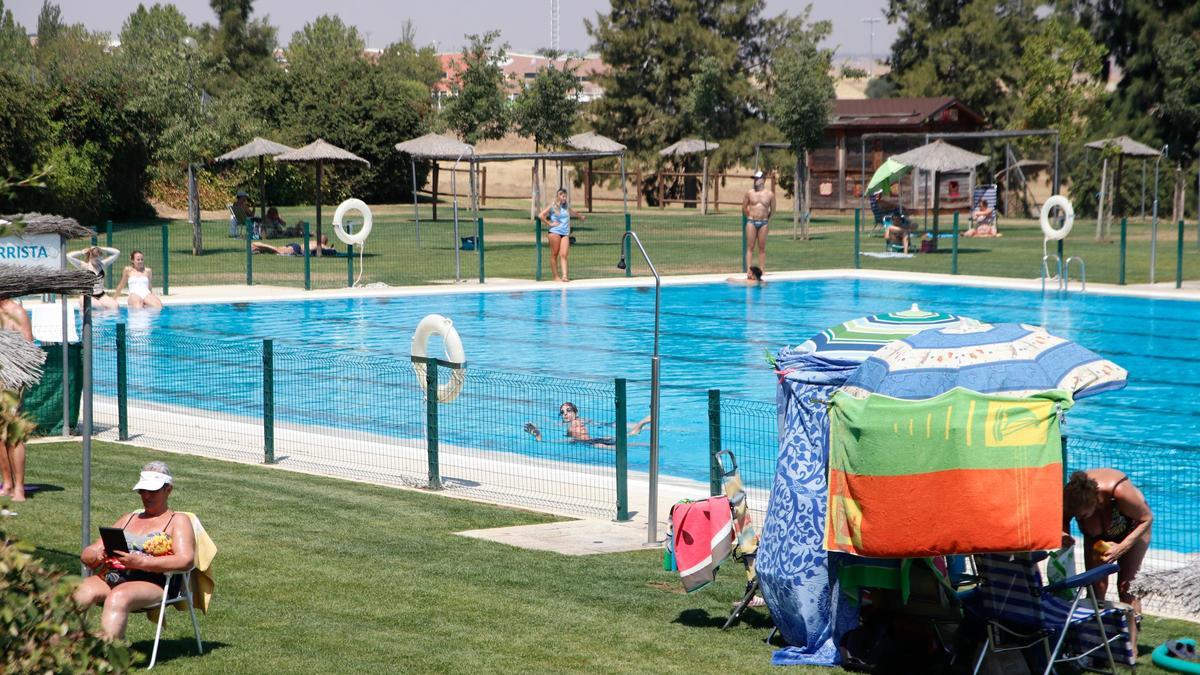 Piscina municipal de Agustín Ramos Guija (Cáceres el Viejo).