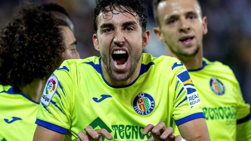 Mata celebra el tercer gol del Getafe.