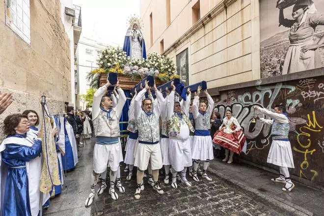 La Virgen de la Alegría es trasladada al Convento de las Monjas de la Sangre