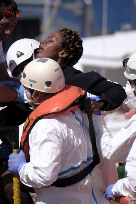 Rescate de 16 inmigrantes en Gran Canaria