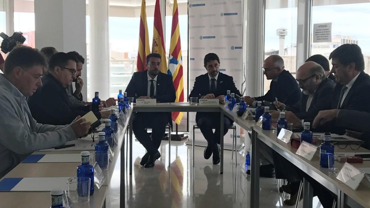 Reunión entre el alcalde de Badalona, Àlex Pastor, y el conseller de Terriori, Damià Calvet.