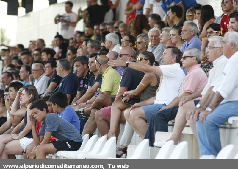 GALERÍA DE FOTOS -- El CD Castellón calienta motores frente al Almazora