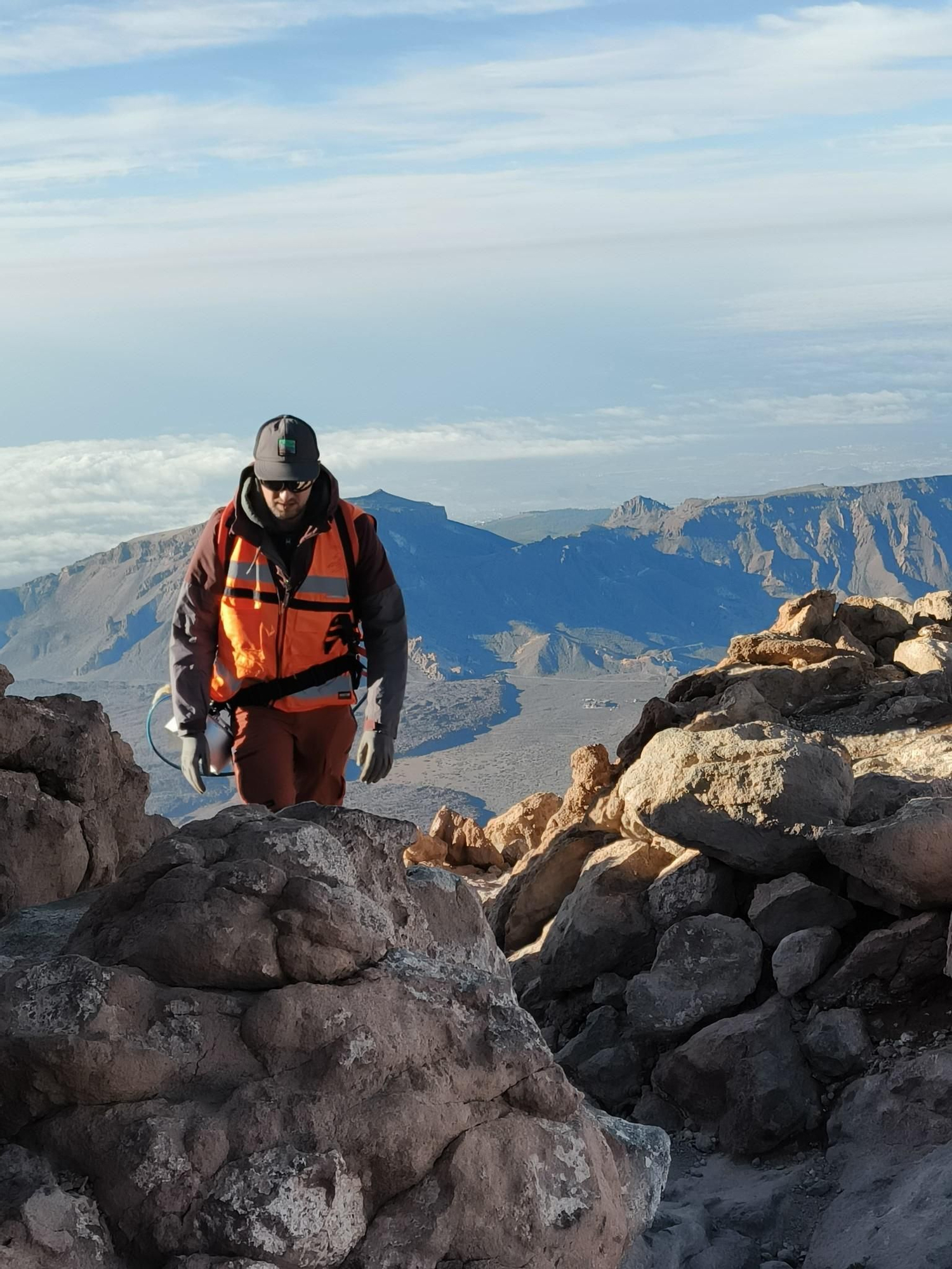 Tareas de medición en el volcán Teide