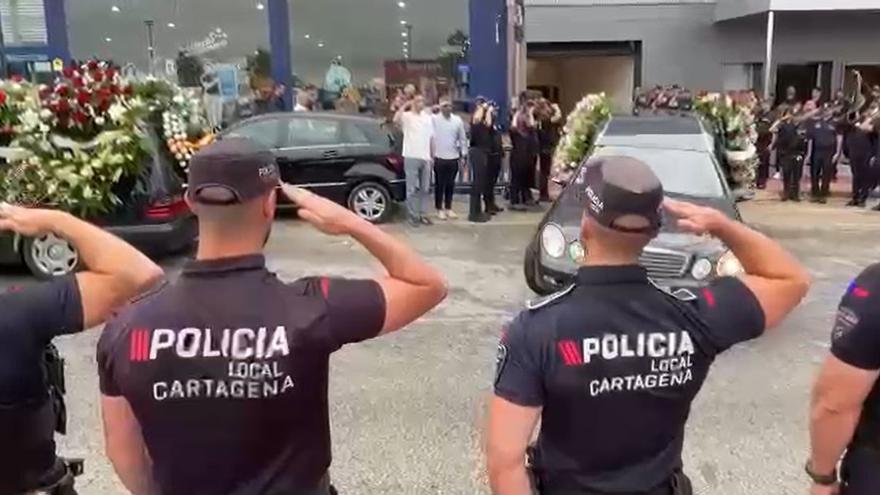 Emotiva despedida del agente de la Policía Local de Cartagena que murió ayer en un accidente de tráfico.