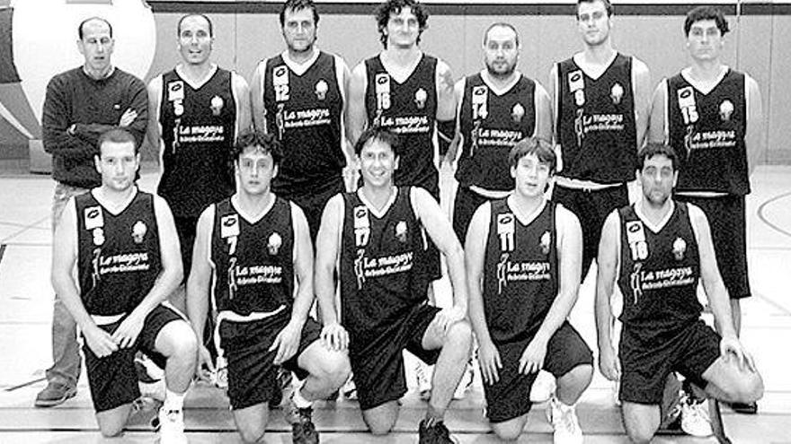 La plantilla del Club Baloncesto Navia.