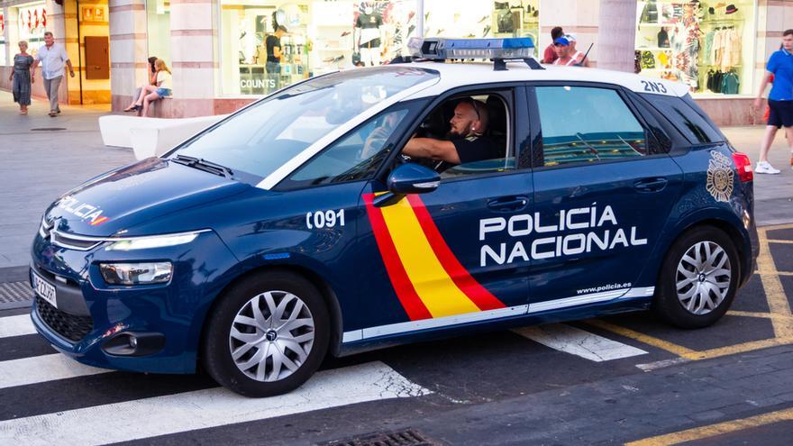 “Sacó un cuchillo que tenía escondido en el coche y se lo puso a su pareja en la barriga”