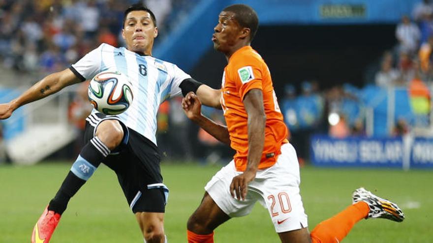 Enzo Pérez jugando en la selección Argentina