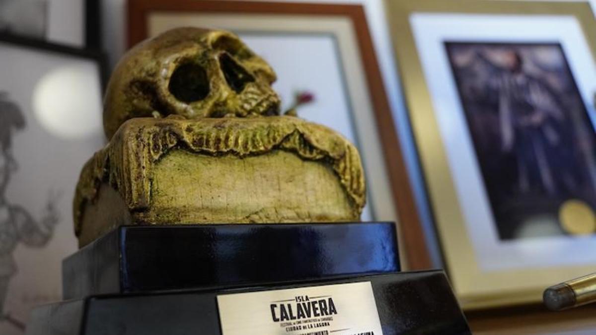 Réplica del trofeo de honor del Isla Calavera