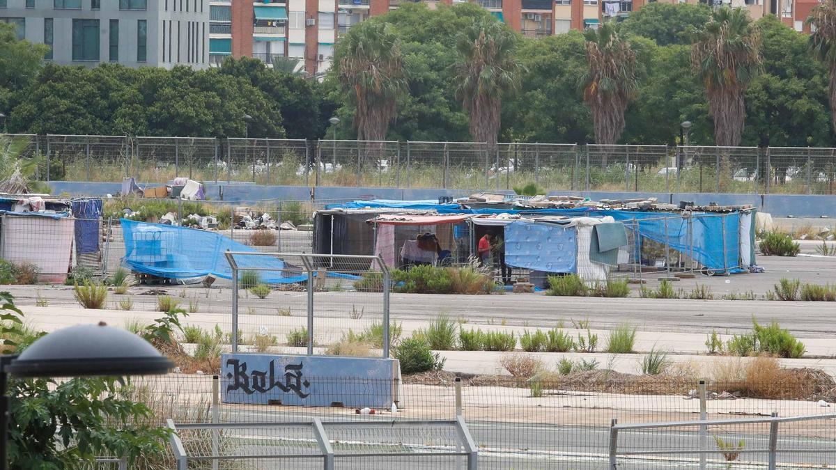 Barraques en el circuit de formula 1 al Grau.