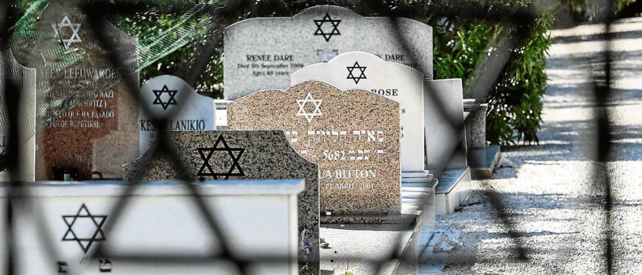 Imagen del espacio destinado a cementerio judío en Benidorm, donde hay 39 tumbas actualmente.