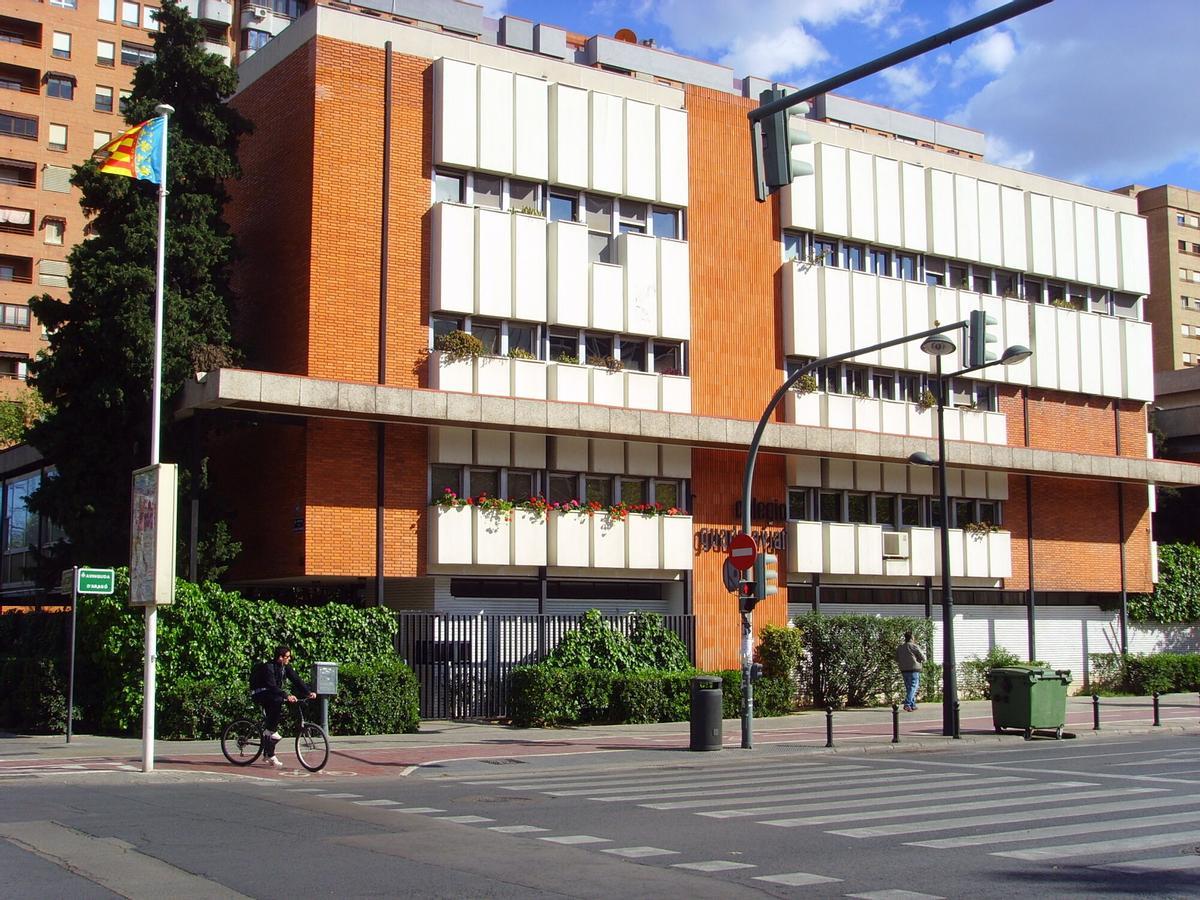 Fachada del colegio Guadalaviar, uno de los centros que ha ampliado su concierto la Generalitat.