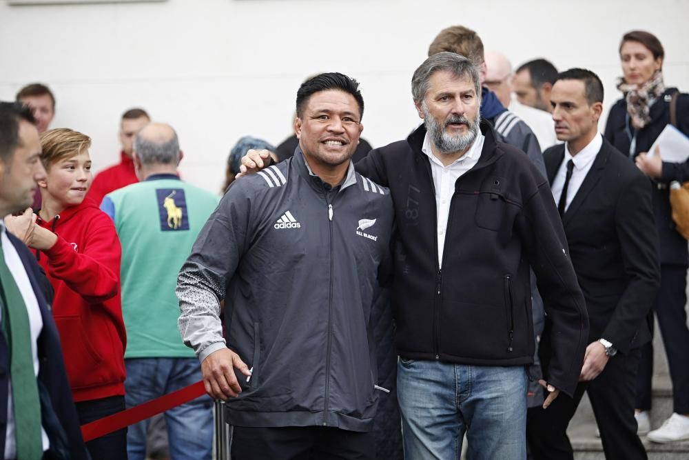 Los All Blacks dirigen un entrenamiento con alumnos en Gijón