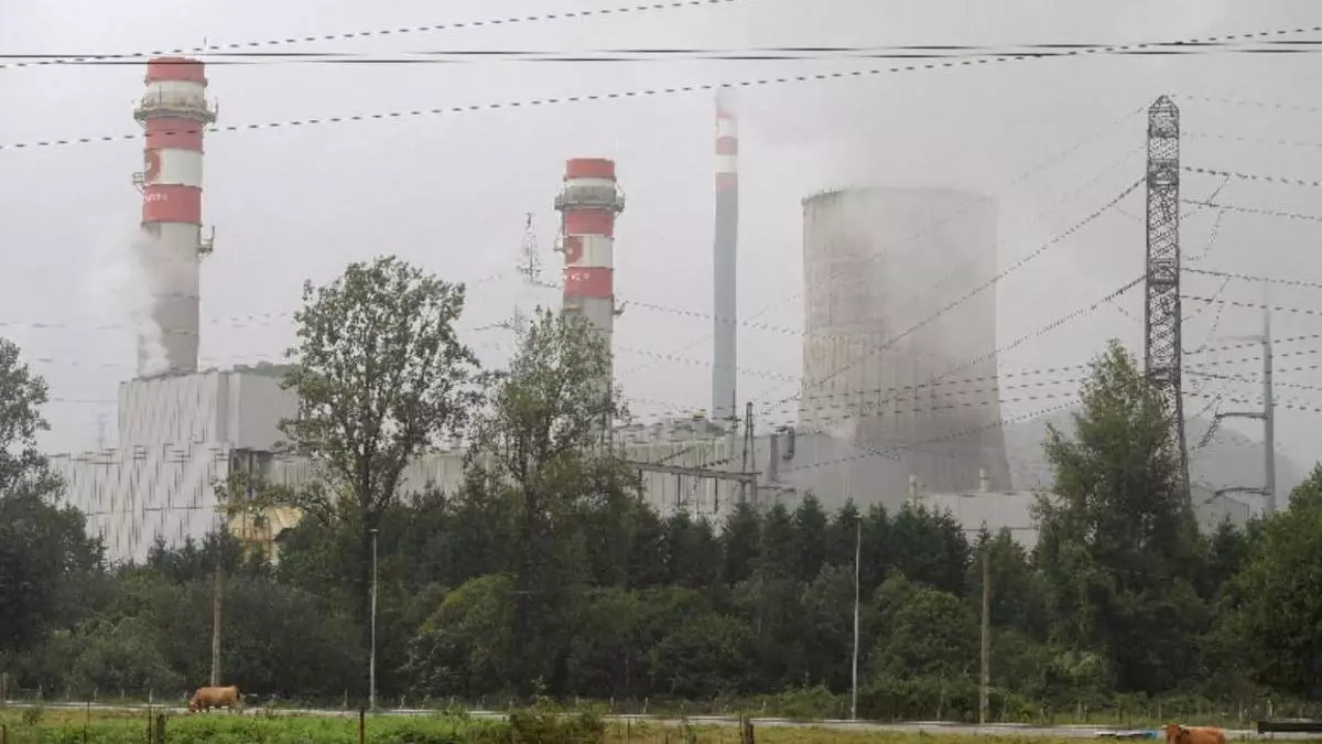 Red Eléctrica recurre al gas tras el gran apagón y reduce el uso de la energía solar térmica