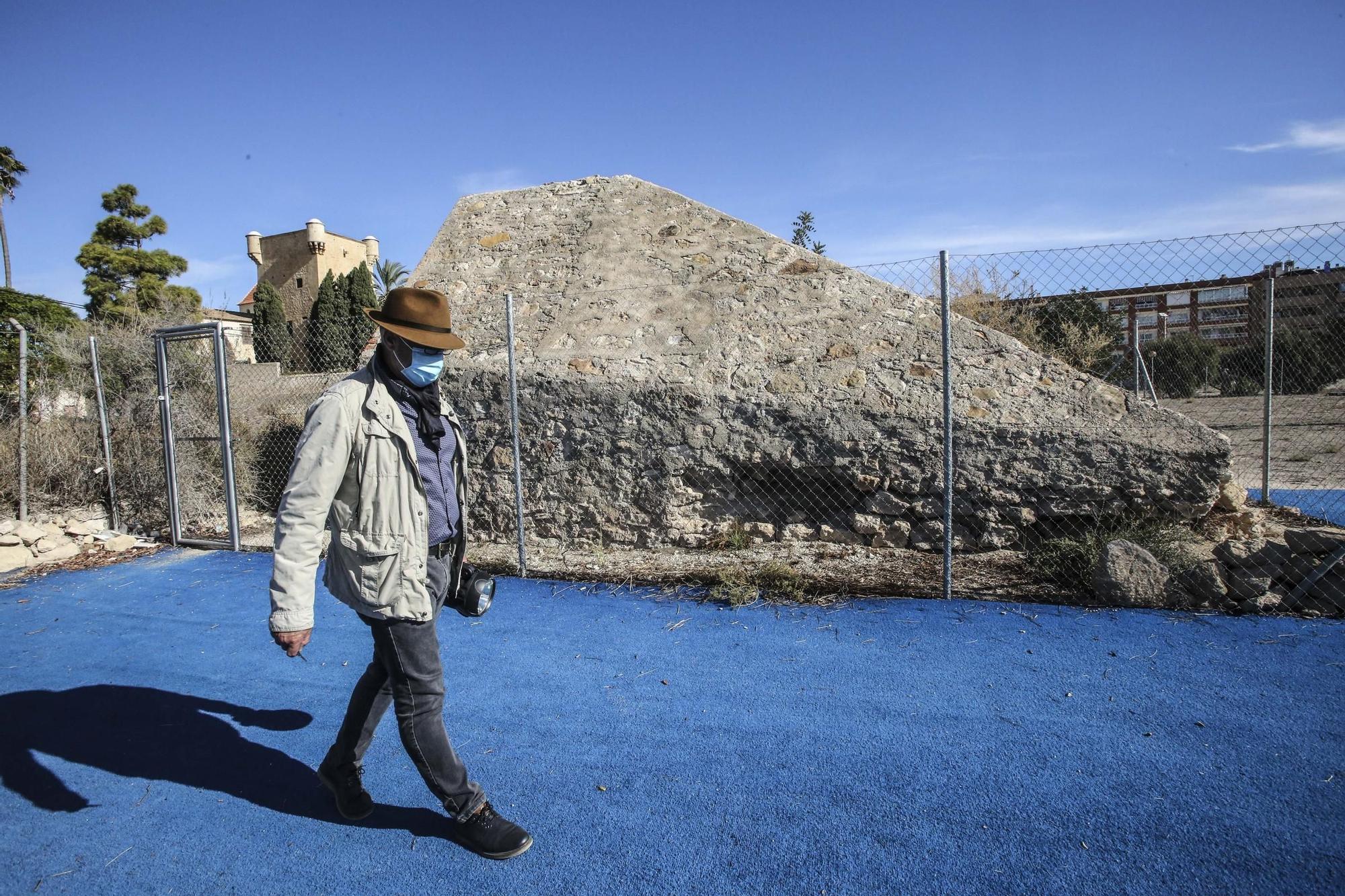 Un túnel del refugio al convento de Santa Faz