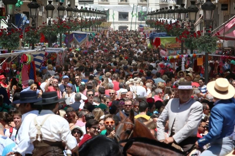 Primera jornada de la Feria de Málaga en el centro.