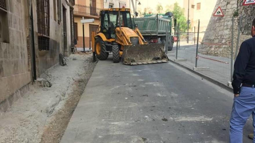 Ontinyent mejora el tránsito peatonal en la calle de la Magdalena