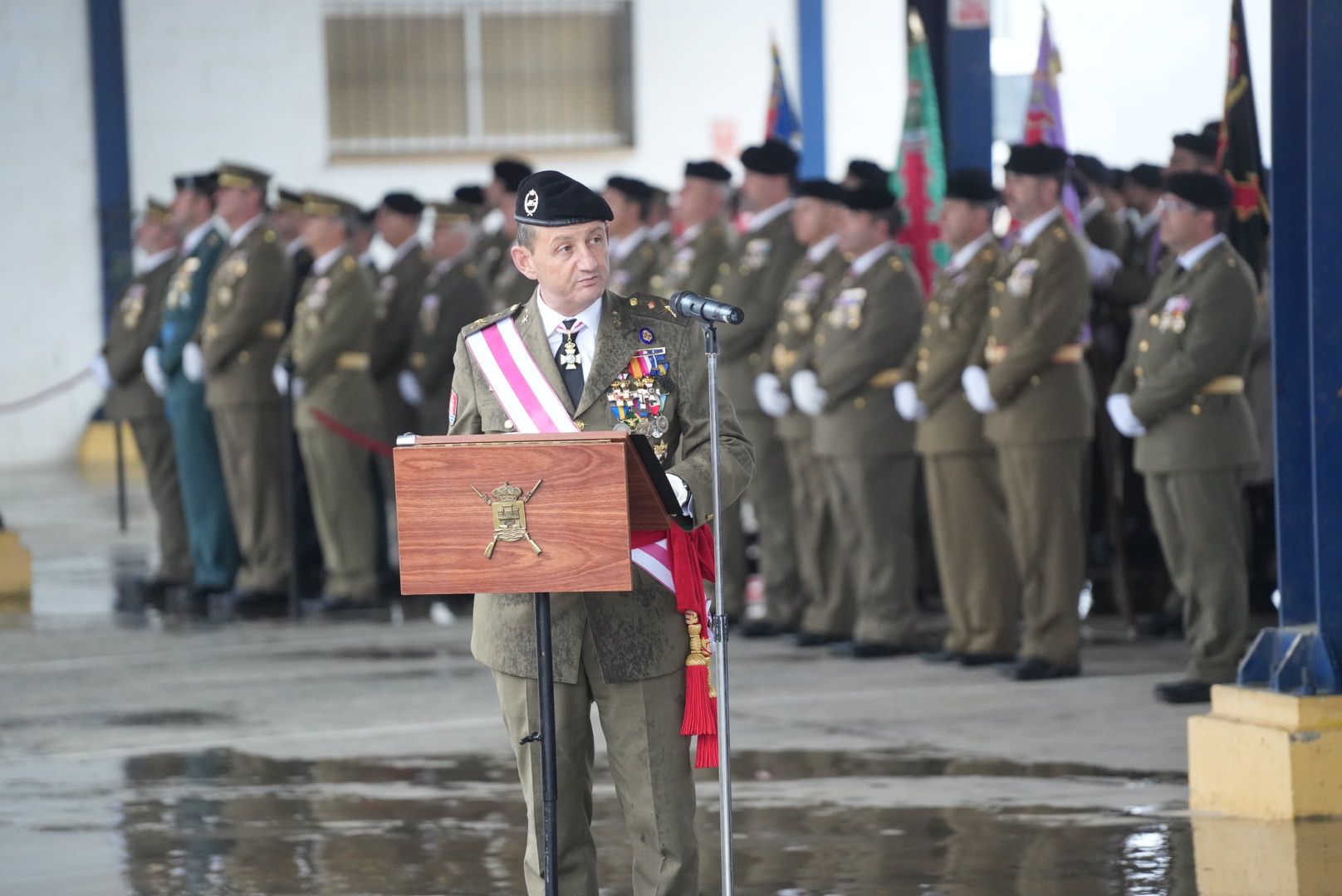 La Brigada celebra su día bajo la lluvia