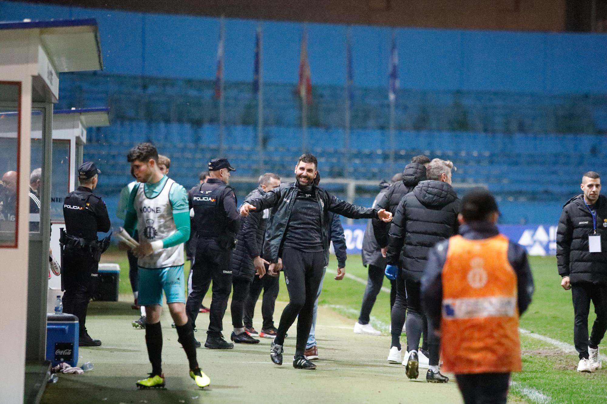 Las imágenes de la victoria (2-0) del Real Avilés antes más de 3.000 espectadores en el Suárez Puerta