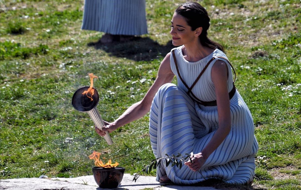 segea52754053 ancient olympia  greece   12 03 2020   greek actress xanthi 200313092835