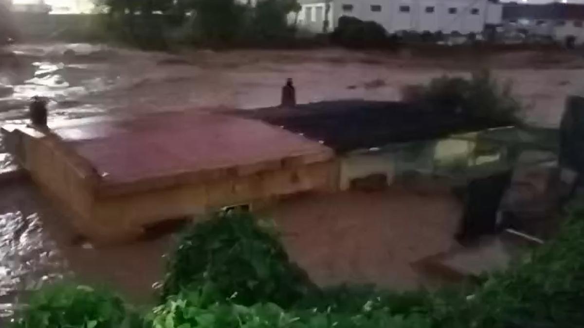 Así estaba el barranco de l'Horteta en Torrent entre las 18.26 y las 18.42 del día de la DANA