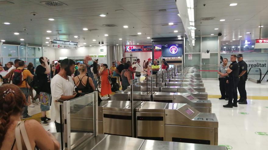 Tres detenidos en la Estación Intermodal con teléfonos móviles sustraídos en Magaluf