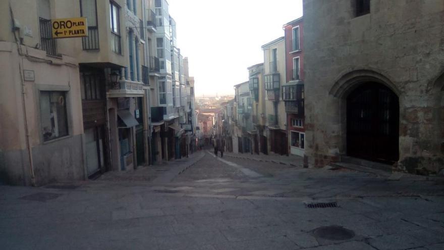 Vista de la calle Balborraz esta mañana, con el cielo despejado