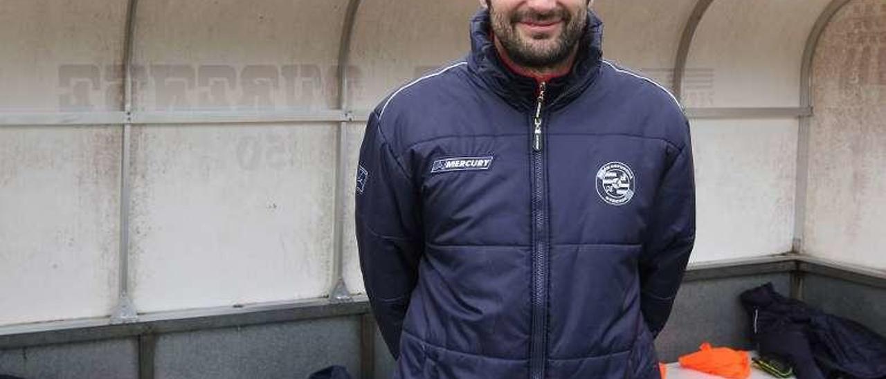 Rubén García, entrenador de la UD Ourense femenino. // Iñaki Osorio