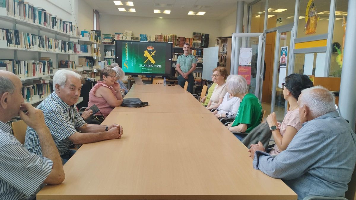 La charla impartida en Benia (Onís).