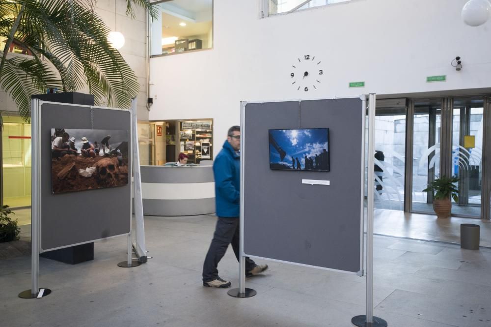 Exposición ''As fosas do esquecemento'' en A Coruña