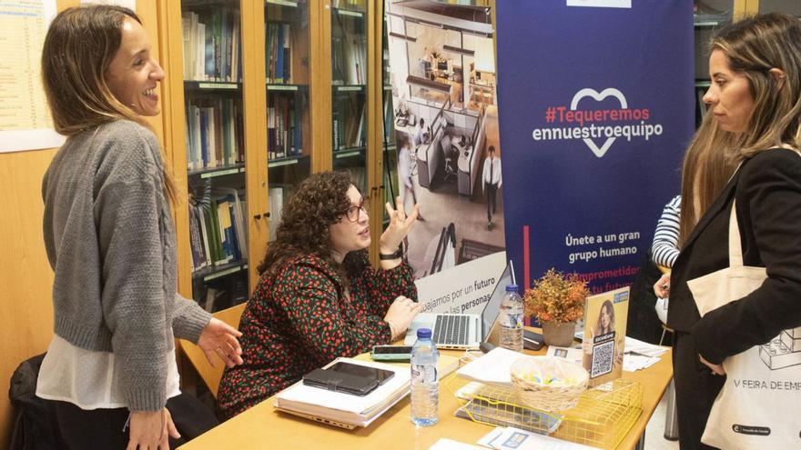 Más de 300 personas asisten a la feria de empleo de la Erlac