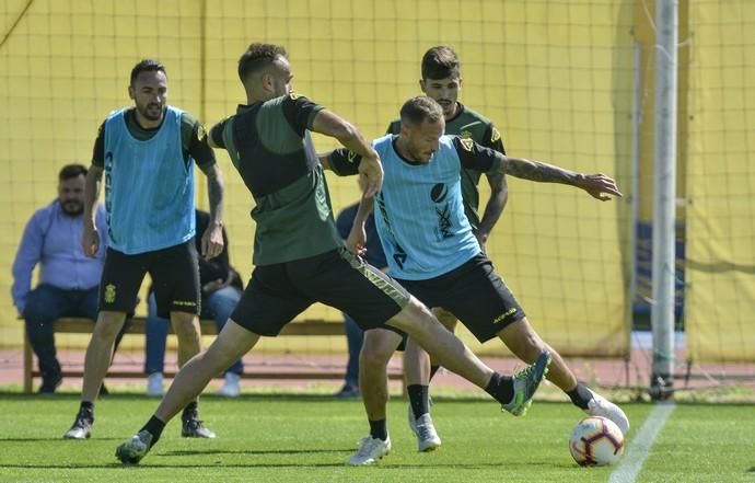 TELDE. Entrenamiento de la UDLP  | 02/04/2019 | Fotógrafo: José Pérez Curbelo