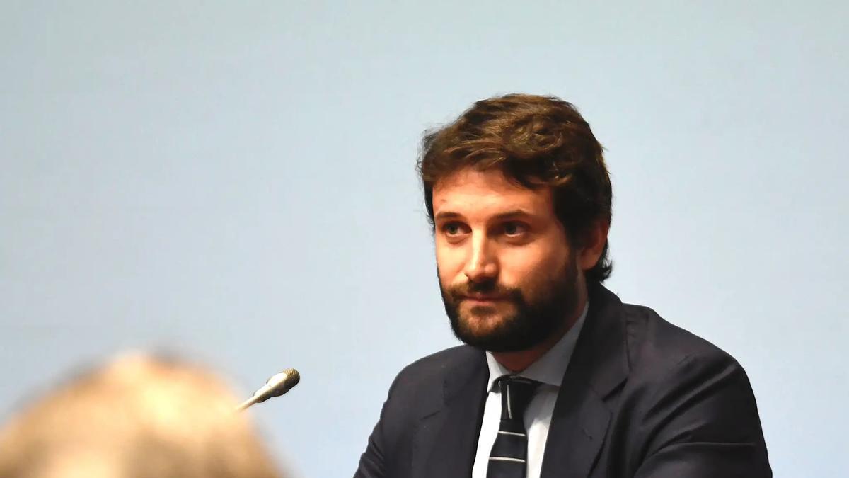 Fernando Carrión dimite como consejero del Sevilla FC