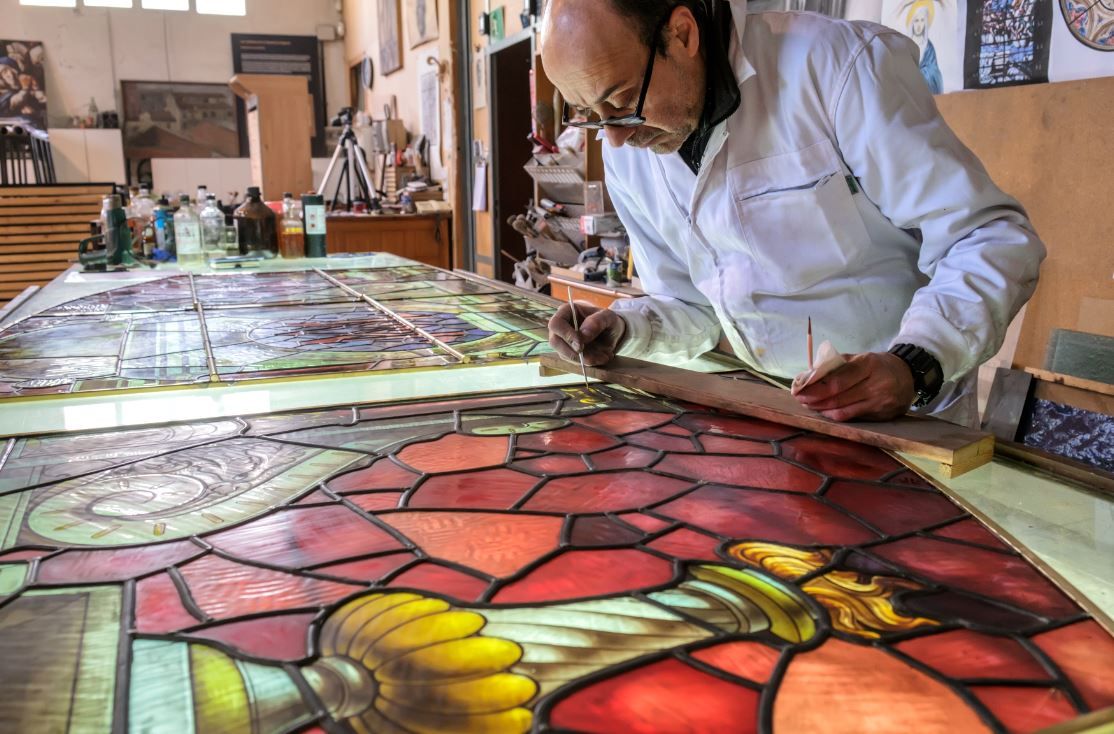 Las imágenes del proceso de restauración de las vidrieras de la Catedral de Murcia