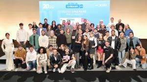 Algunos de los artistas y equipo del Disc de la Marató de 2024.