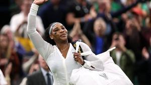 Serena se despide de la central de Wimbledon.