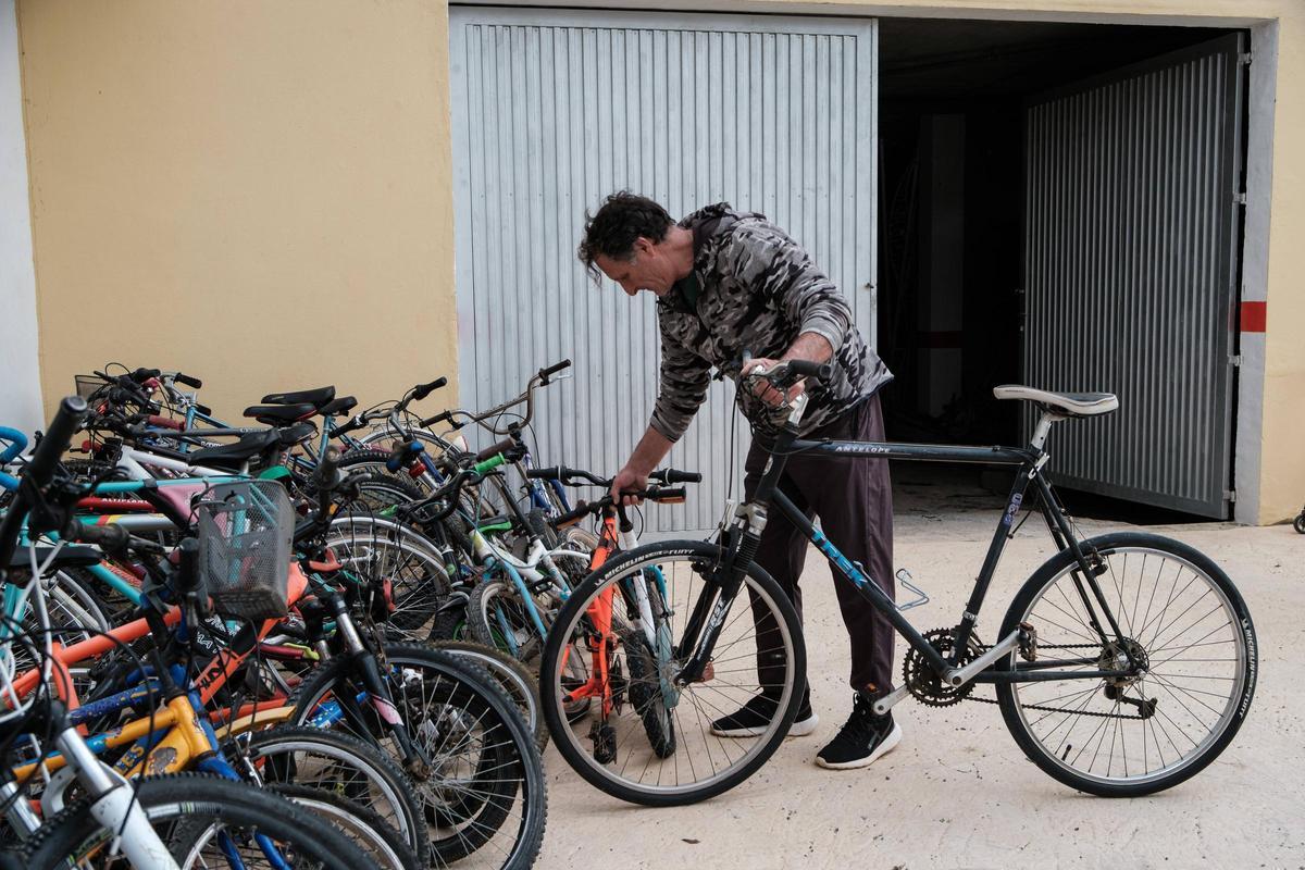 Todas las imágenes del proyecto de Alba Pau y sus bicicletas que llegarán a África.