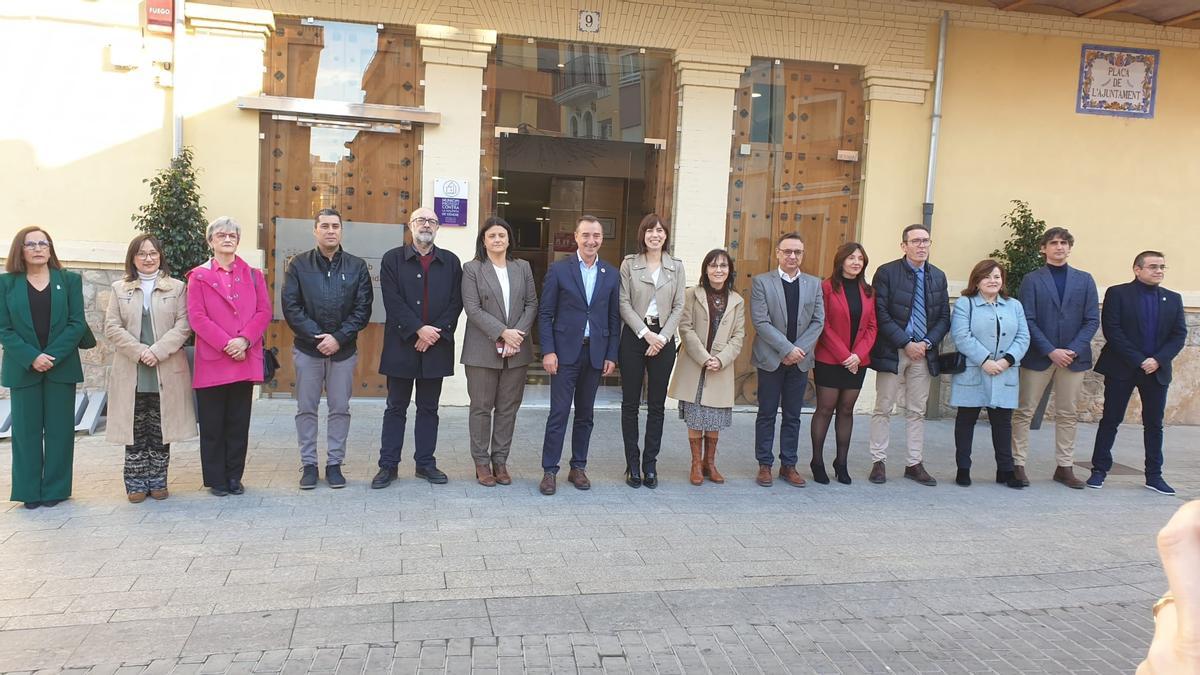 La ministra y autoridades locales