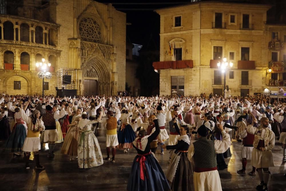 Dansà de las Fallas a la Vírgen