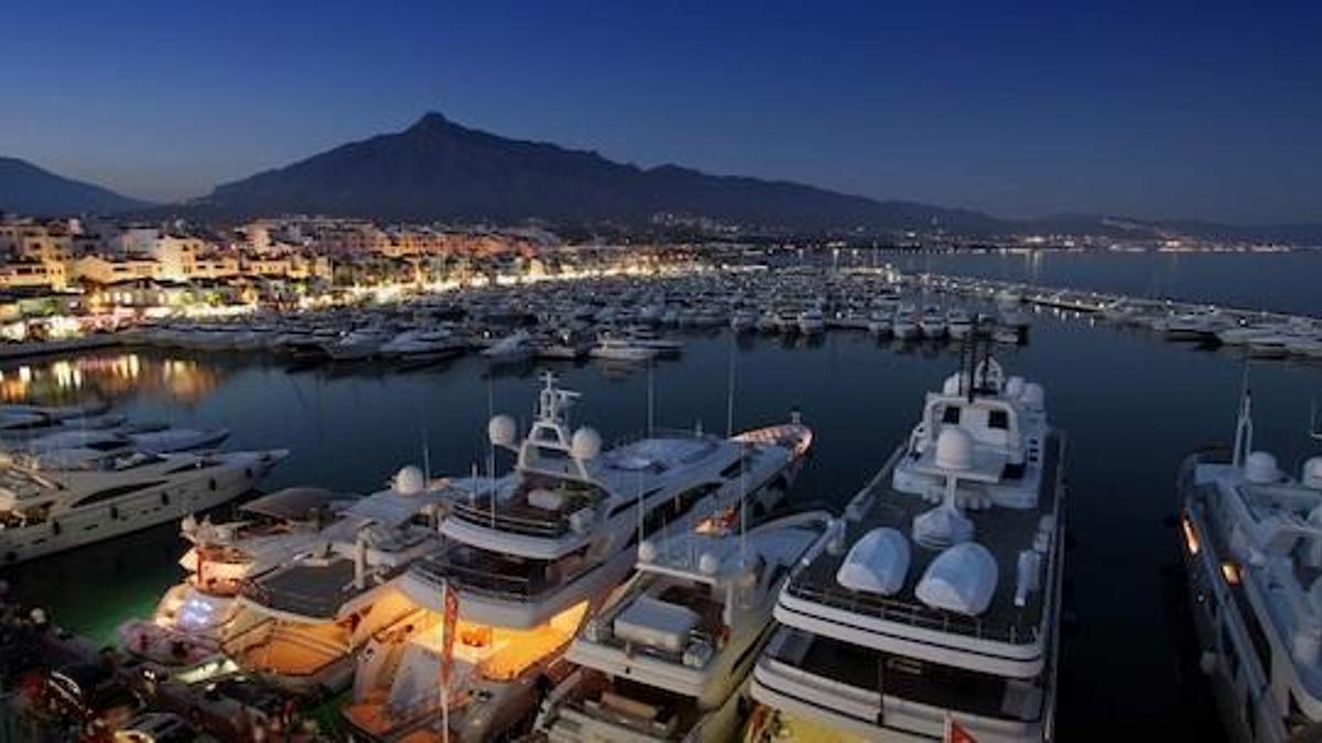 Marina y embarcaciones de Puerto Banús.